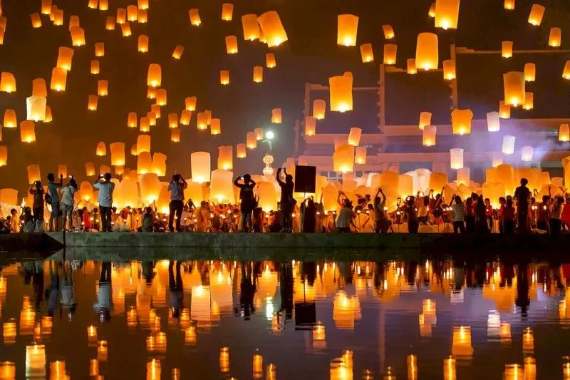 Lễ hội đèn lồng Yi Peng (Chiang Mai, Thái Lan)