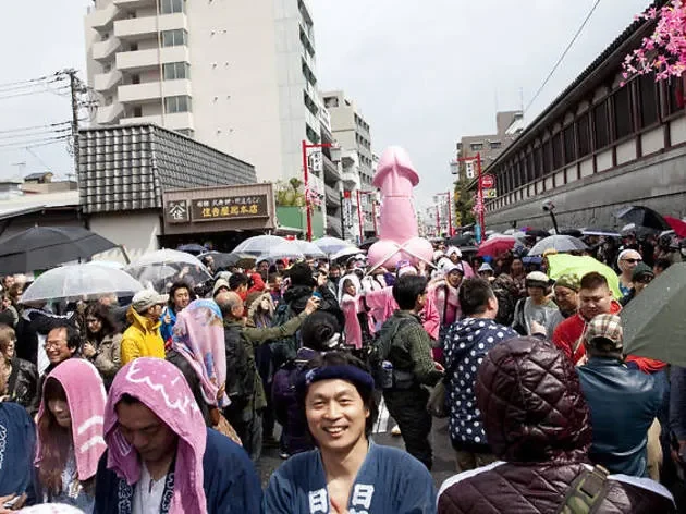 Kanamara Matsuri (Lễ hội dương vật sắt) - Kawasaki (Đầu tháng 4)
