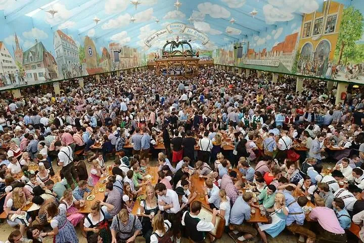 Oktoberfest (Munich, Đức): "Bữa Tiệc" Bia Lớn Nhất Thế Giới